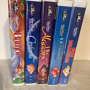 Set of 5 Disney classics VHS Tapes Black Diamond